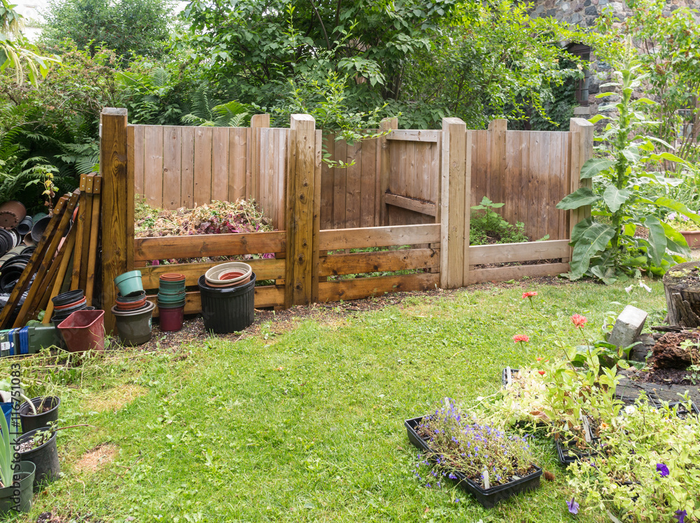 Naklejka premium Wooden Compost bins