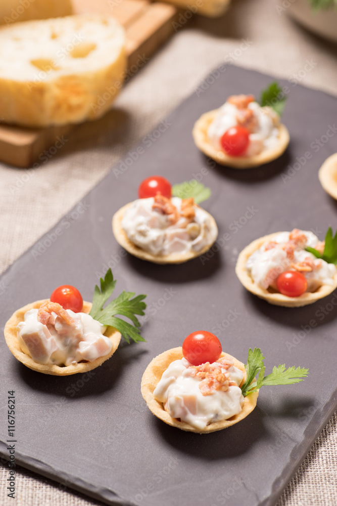 canapes, Appetizer with creamy Chicken salad