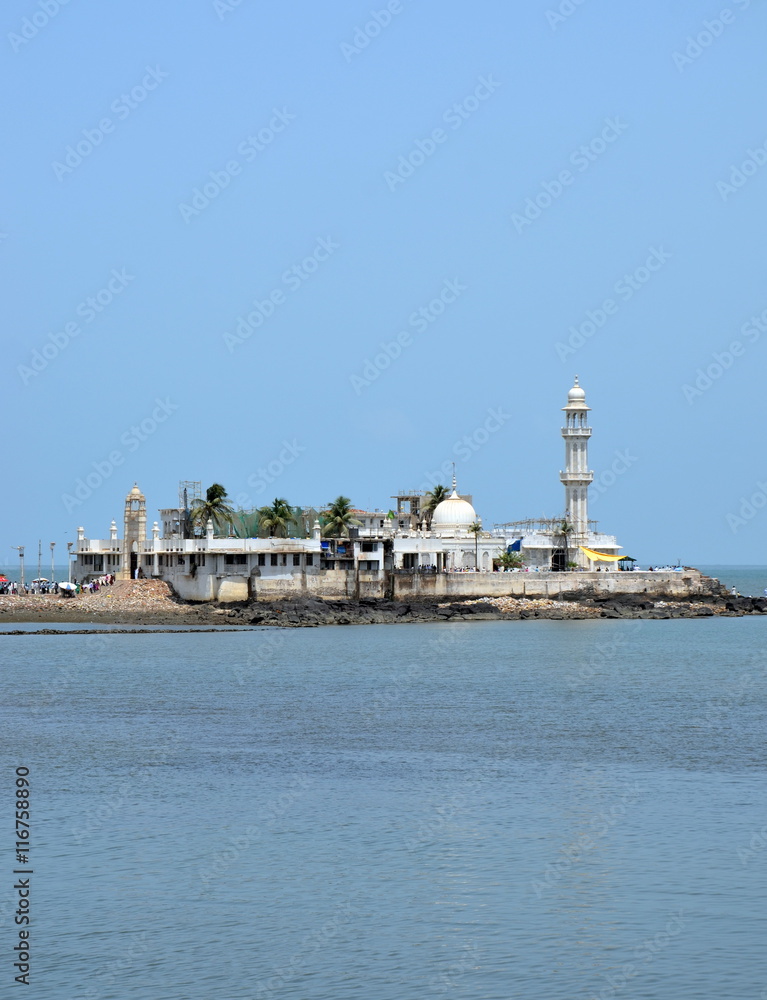 Naklejka premium Mosque Haji Ali in Mumbai, India. Mosque was built in 1431 in memory of a rich Muslim merchant