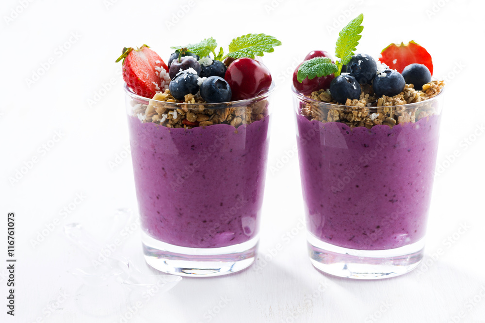 blueberry yogurt with granola blueberry yogurt with granola