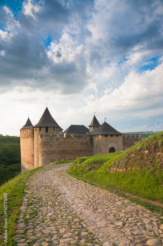 Road to the castle © Bashkatov