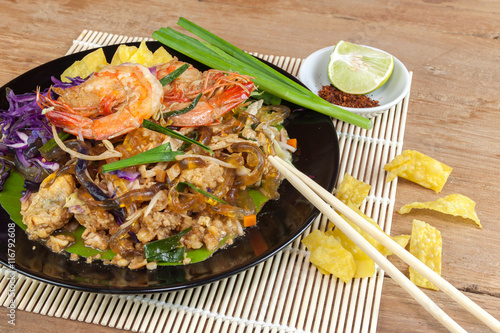 Stir fried Seaweed glass line with Shrimp (Pad Thai) photo