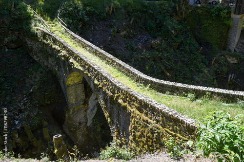 Billede på lærred Old roman bridge of Cane on Malvaglia valley