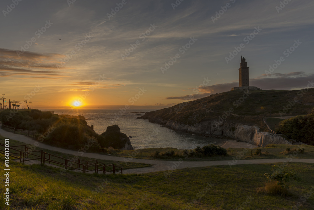 Parques de Torre de Hércules y playa de As Lapas (La Coruña, España).