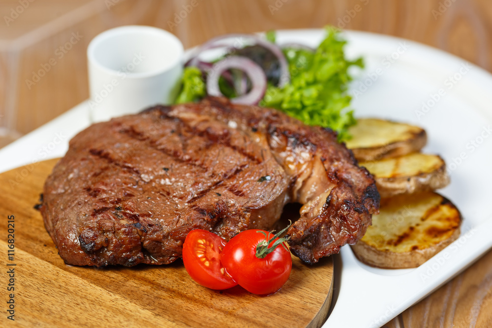 steak with garnish
steak with garnish