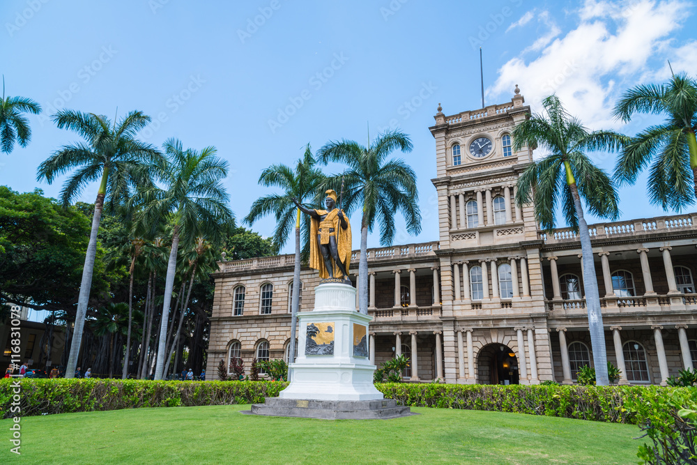 The King Kamehameha statue in Honolulu may be the most photographed item in all of the state of Hawaii.