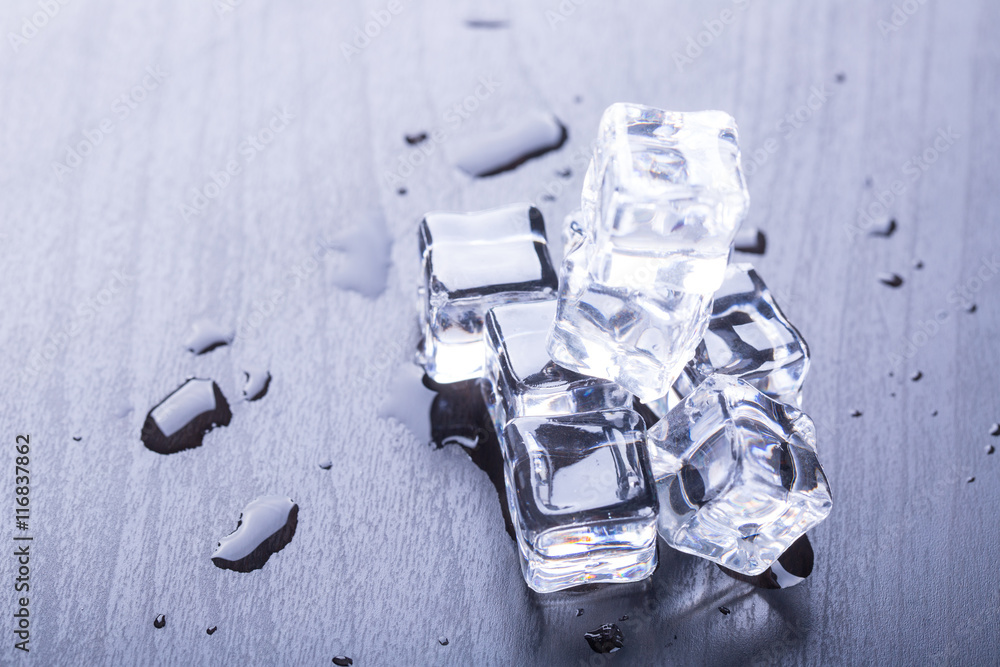 Ice cubes cool