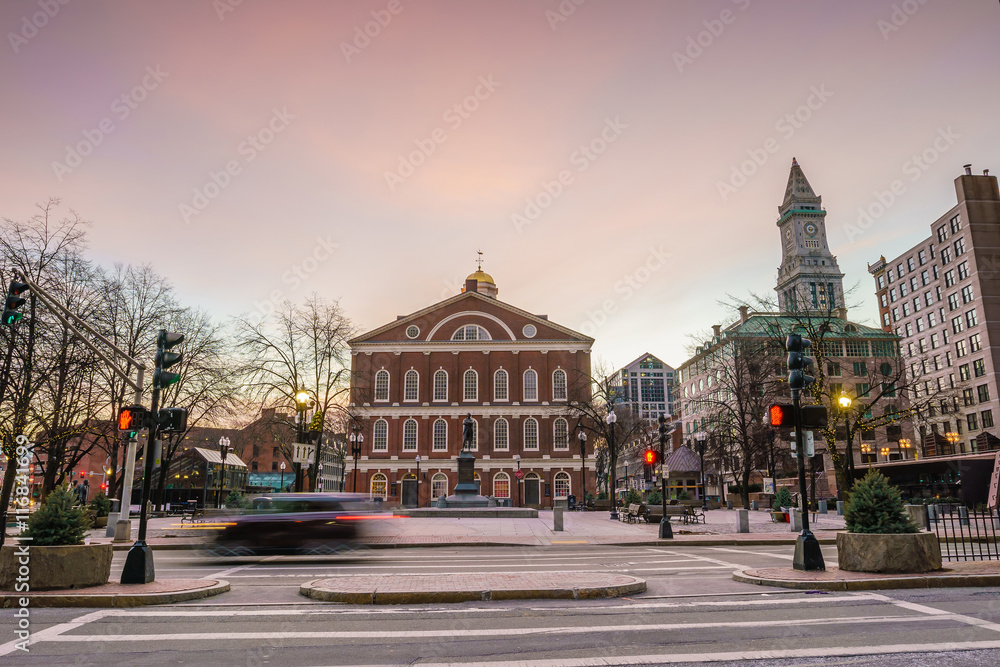 Obraz premium Faneuil Hall i panoramę Bostonu