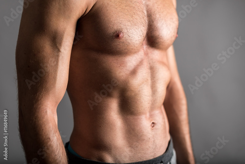 Muscular torso © thodonal