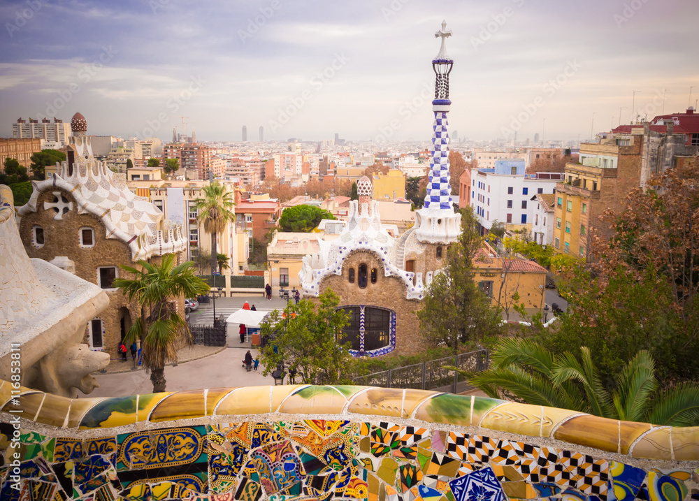 Fototapeta premium Park Guell zaprojektowany przez Antonio Gaudiego, Barcelona, Hiszpania