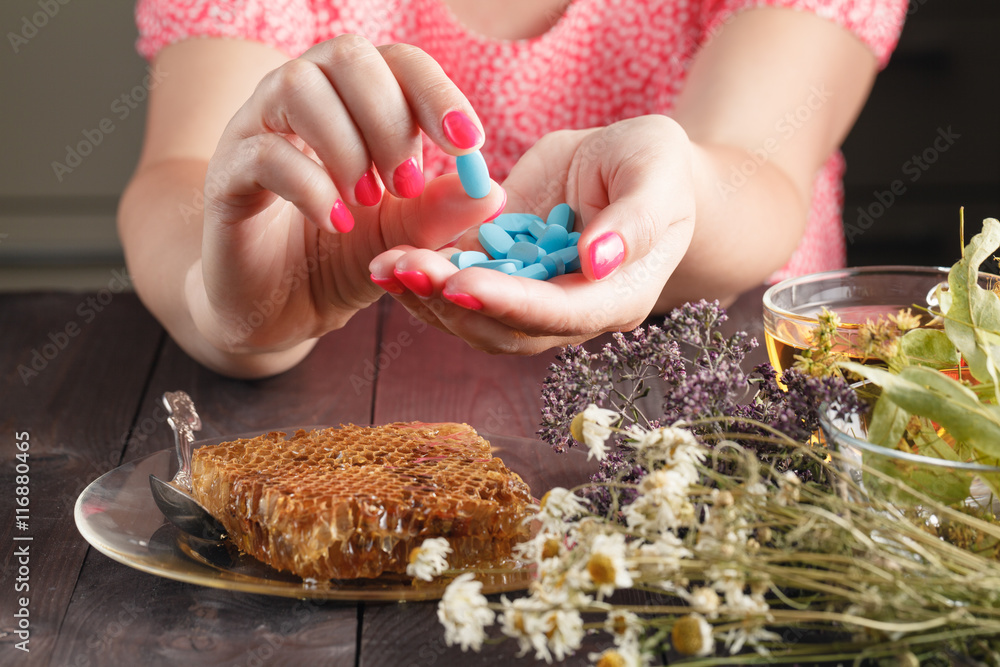 Alternative health care herbs and herbal capsule Alternative health care herbs and herbal capsule