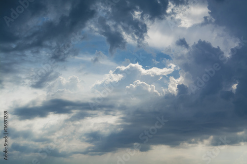 Fototapeta Naklejka Na Ścianę i Meble -  Blue sky with curly clouds