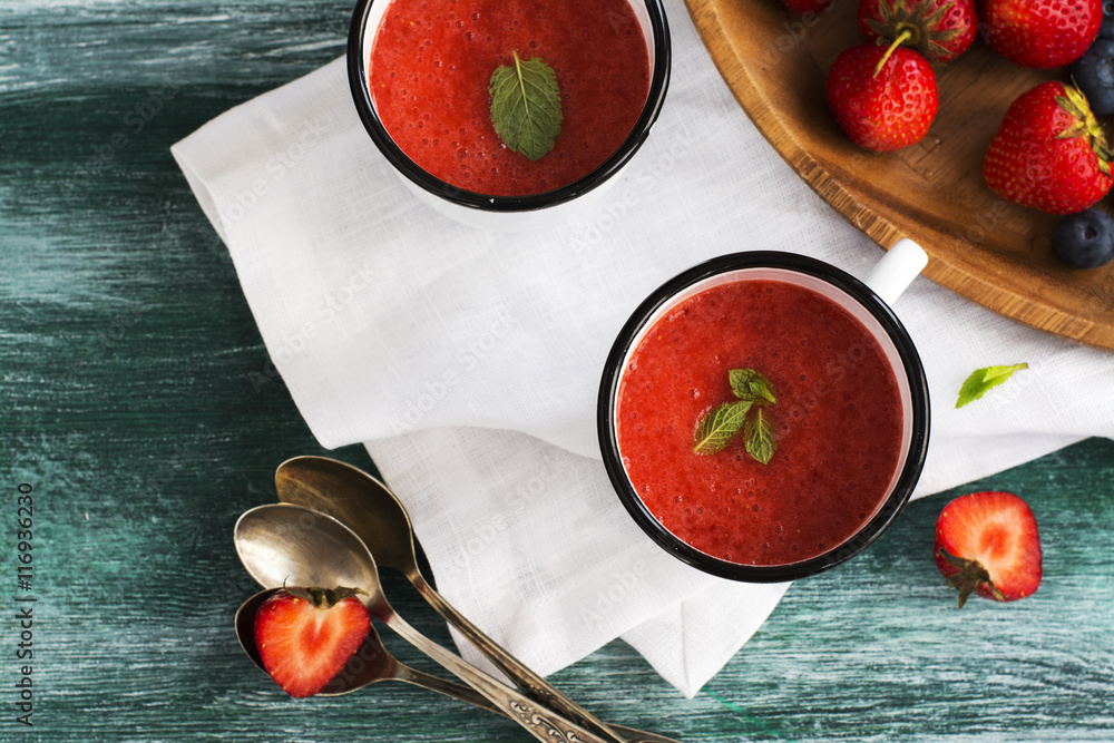 Cold strawberry soup