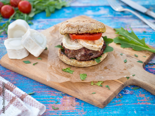 Leckerer Ziegenkäse Burger / Yummy Goat Cheese Burger