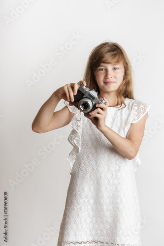 девочка с фотоаппаратом