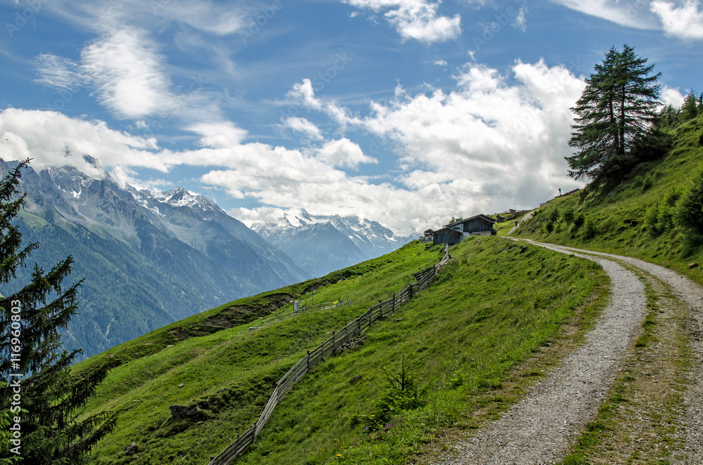 Berglandschaft in den Stubaier Alpen (Tirol) Berglandschaft in den Stubaier Alpen (Tirol)