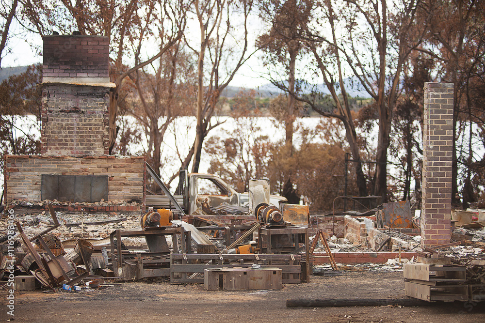 Buildings destroyed by bushfire Buildings destroyed by bushfire