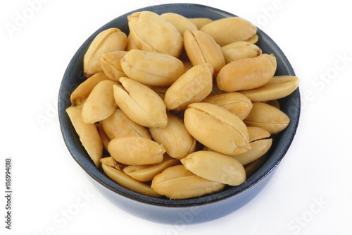 Peeled salted peanuts in bowl