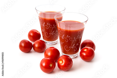 Tomatensaft und Tomaten
