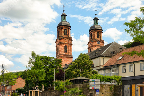 Stadtpfarrkirche St. Jakobus in Zentrum von Miltenberg am Main