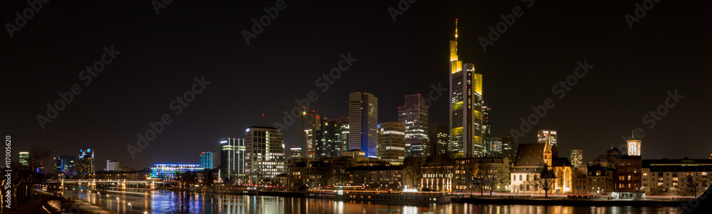 Frankfurt Skyline bei Nacht