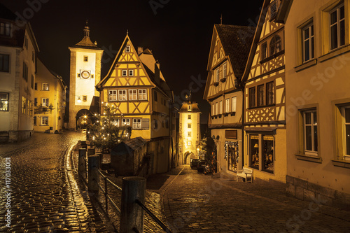 Tableau sur toile Street View of Rothenburg ob der Tauber at the evening