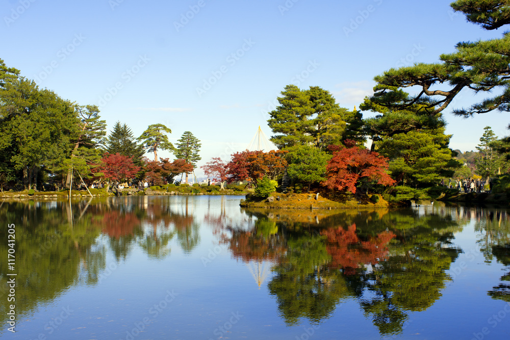 Autumn foliage at Kenrokuen Garden in Kanazawa, Japan
