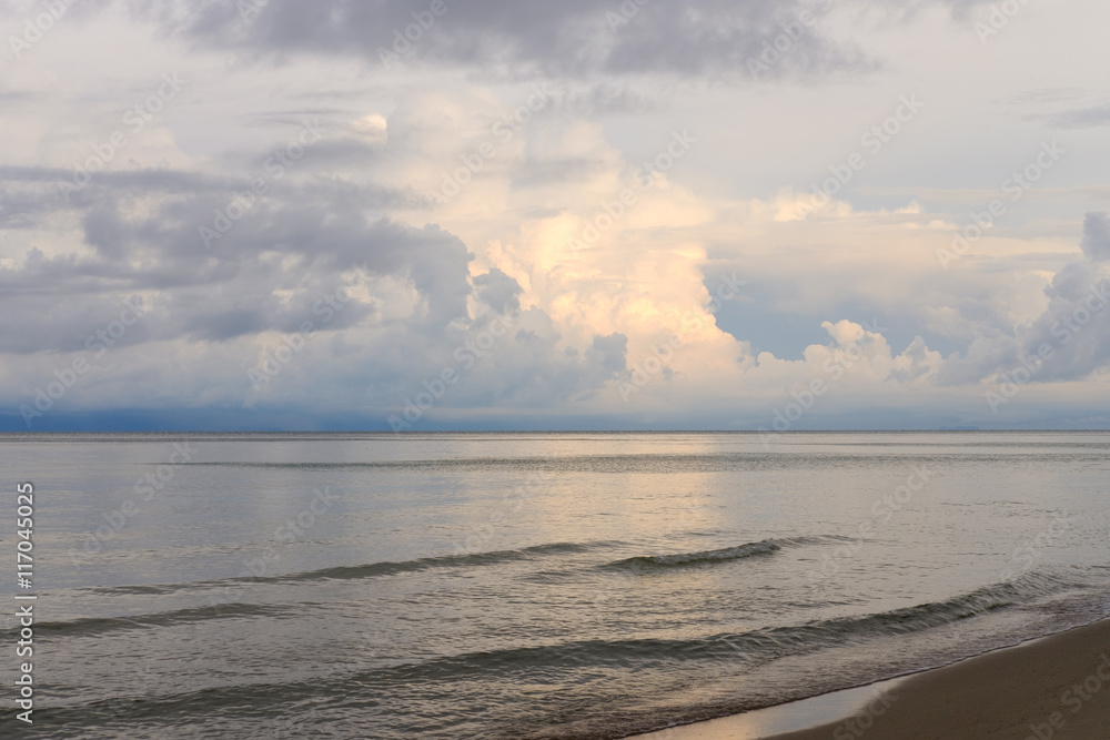 Obraz premium the ocean at dusk