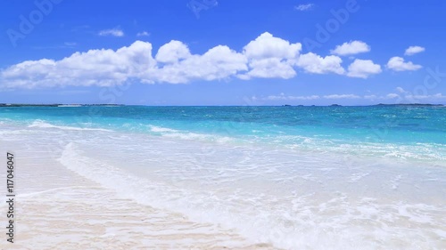 沖縄の美しい海とさわやかな空