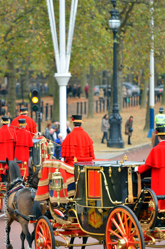 Canvas Print Changing of the guard in Buckingham Palace...