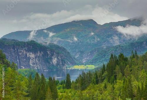 Small norwegian village in Mountains © mariusltu
