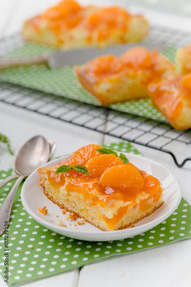 Mandarinen Kuchen mit Aprikosenmarmelade Mandarinen Kuchen mit Aprikosenmarmelade