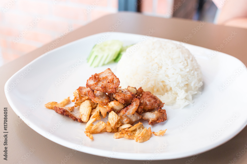 Pork stir-fried with garlic and peppercorns Pork stir-fried with garlic and peppercorns