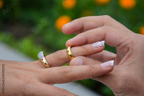Changing rings, Wedding ceremony.