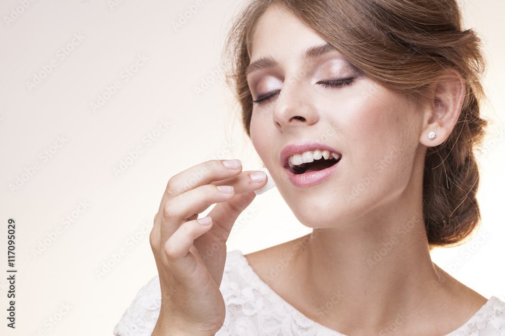 pretty sensuality girl eat refined sugar pretty sensuality girl eat refined sugar