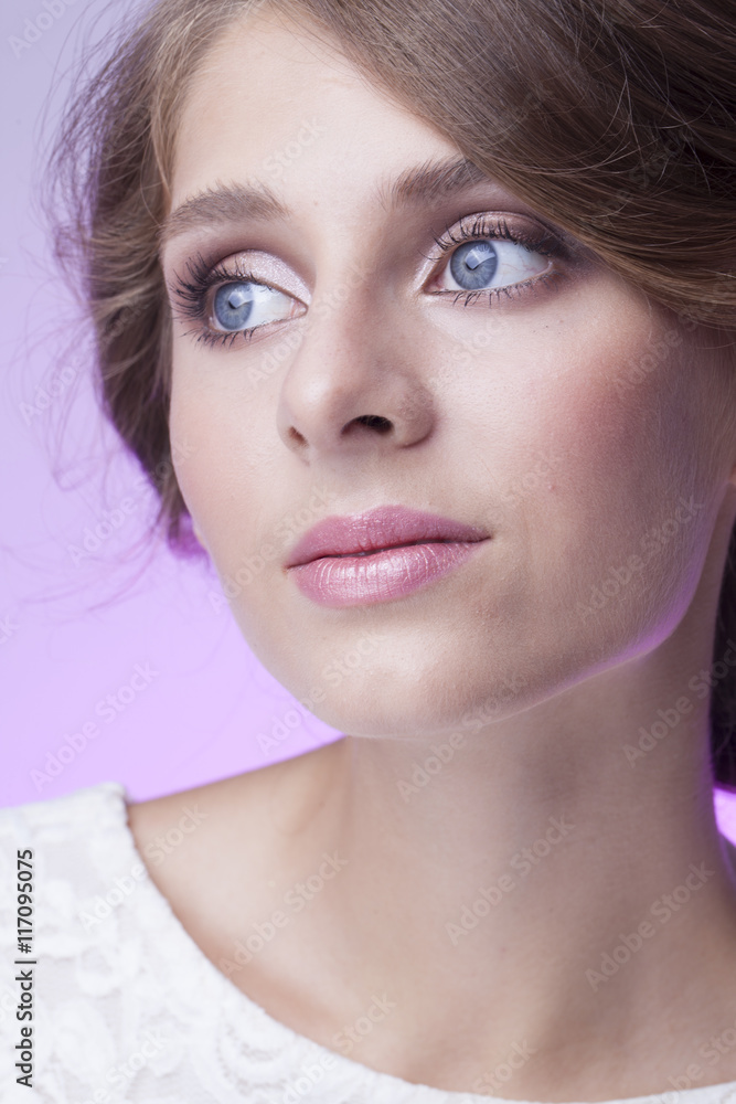 Fototapeta premium beauty girl with blue eyes look right portrait