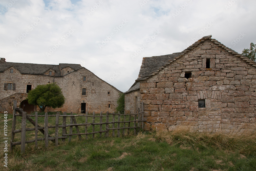 Ferme sur le Causse de Sauveterre, Lozère Ferme sur le Causse de Sauveterre, Lozère