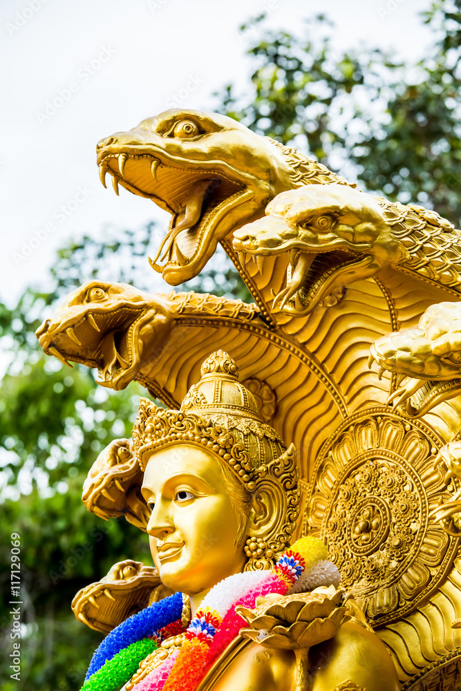 Obraz premium narayana statue in chiangmai Thailand