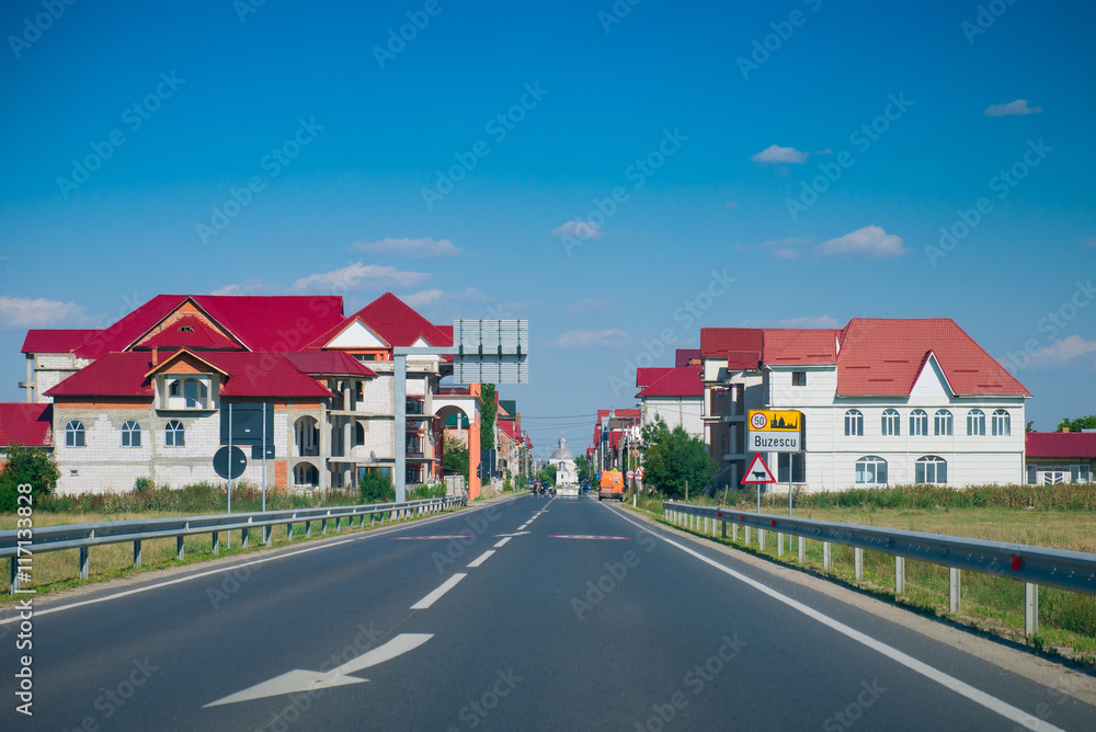 The village of millionaires. Buzesku in Romania, where the gypsy barons City live
The village of millionaires. Buzesku in Romania, where the gypsy barons City live