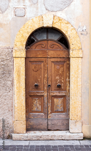 Old weathered wooden doors in Italy  © BOOCYS