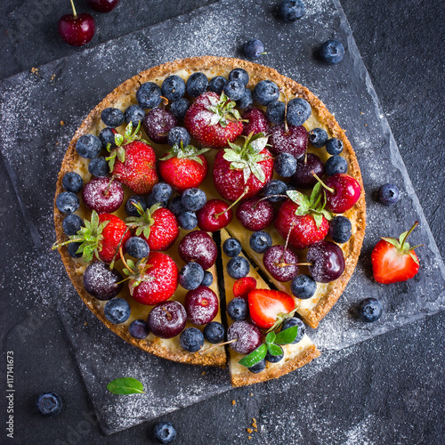 Canvas Print cheesecake with fresh summer berries