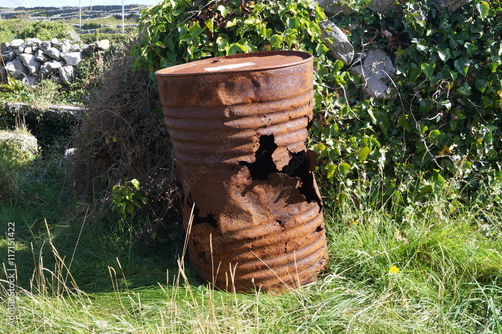 Obraz premium rusty barrel