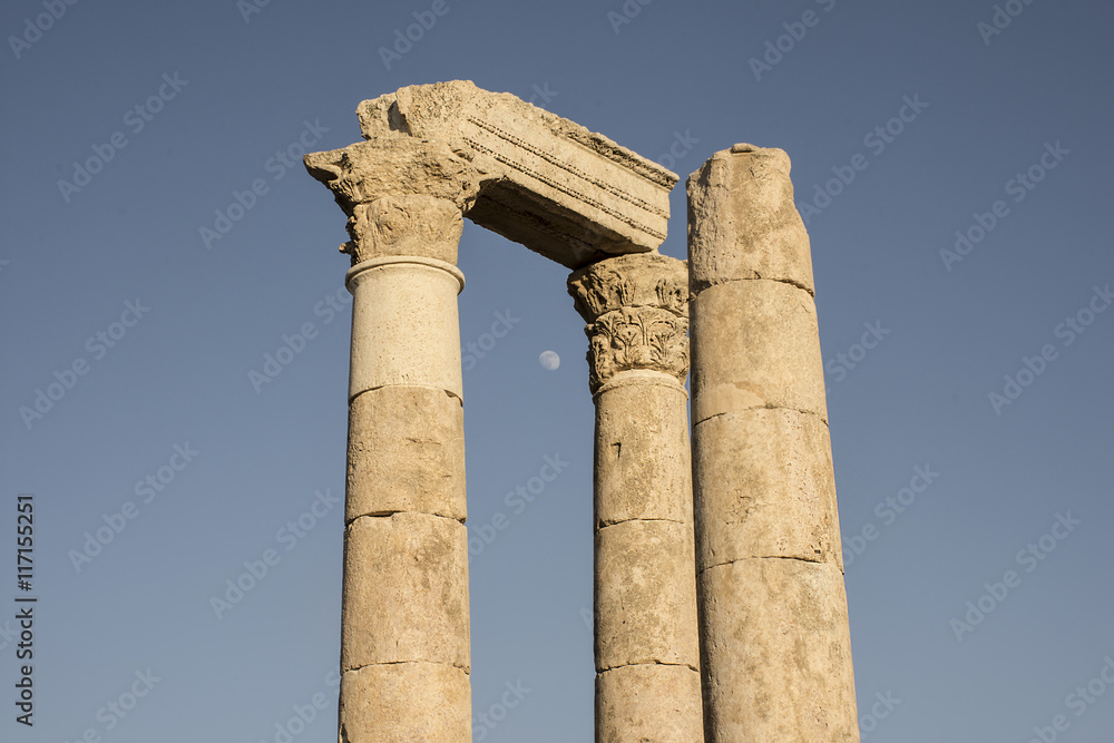 Amman citadel pillars with Moon