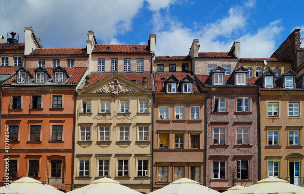 Old town square in Warsaw in a sunny day. Beautiful colorful houses. unesco world heritage