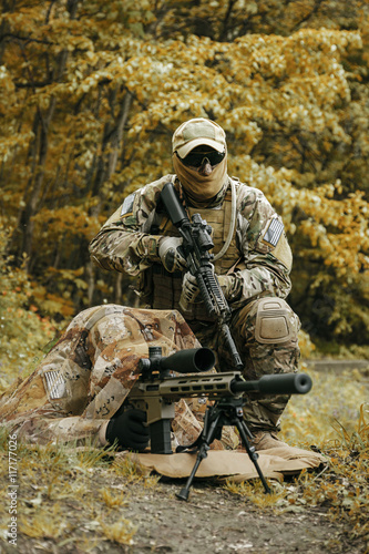 Sniper and spotter of Green Berets