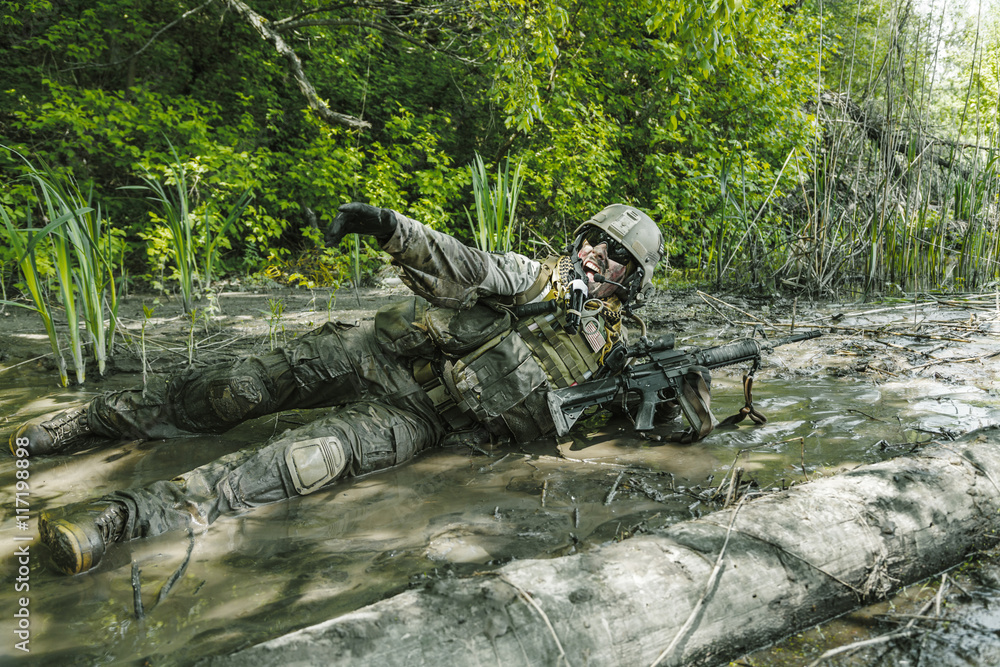 Fototapeta premium Green Beret in action