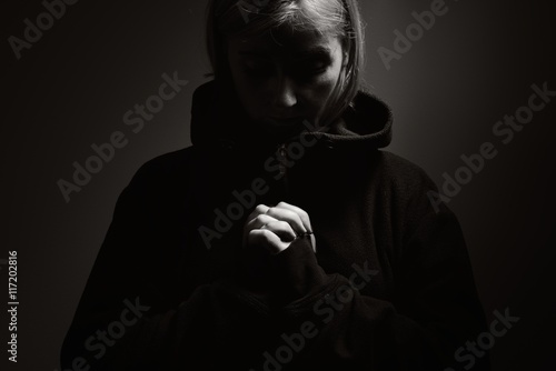 Obraz na płótnie Praying woman. w salonie