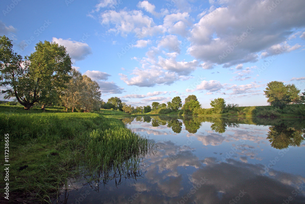 Fototapeta premium Early morning on the river