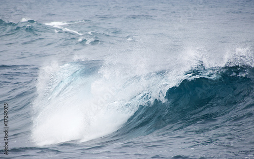 ocean waves breaking