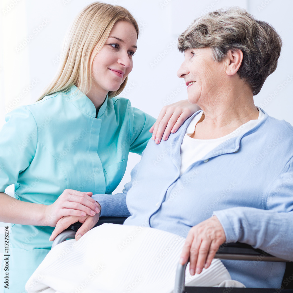 Obraz premium Old people assistant